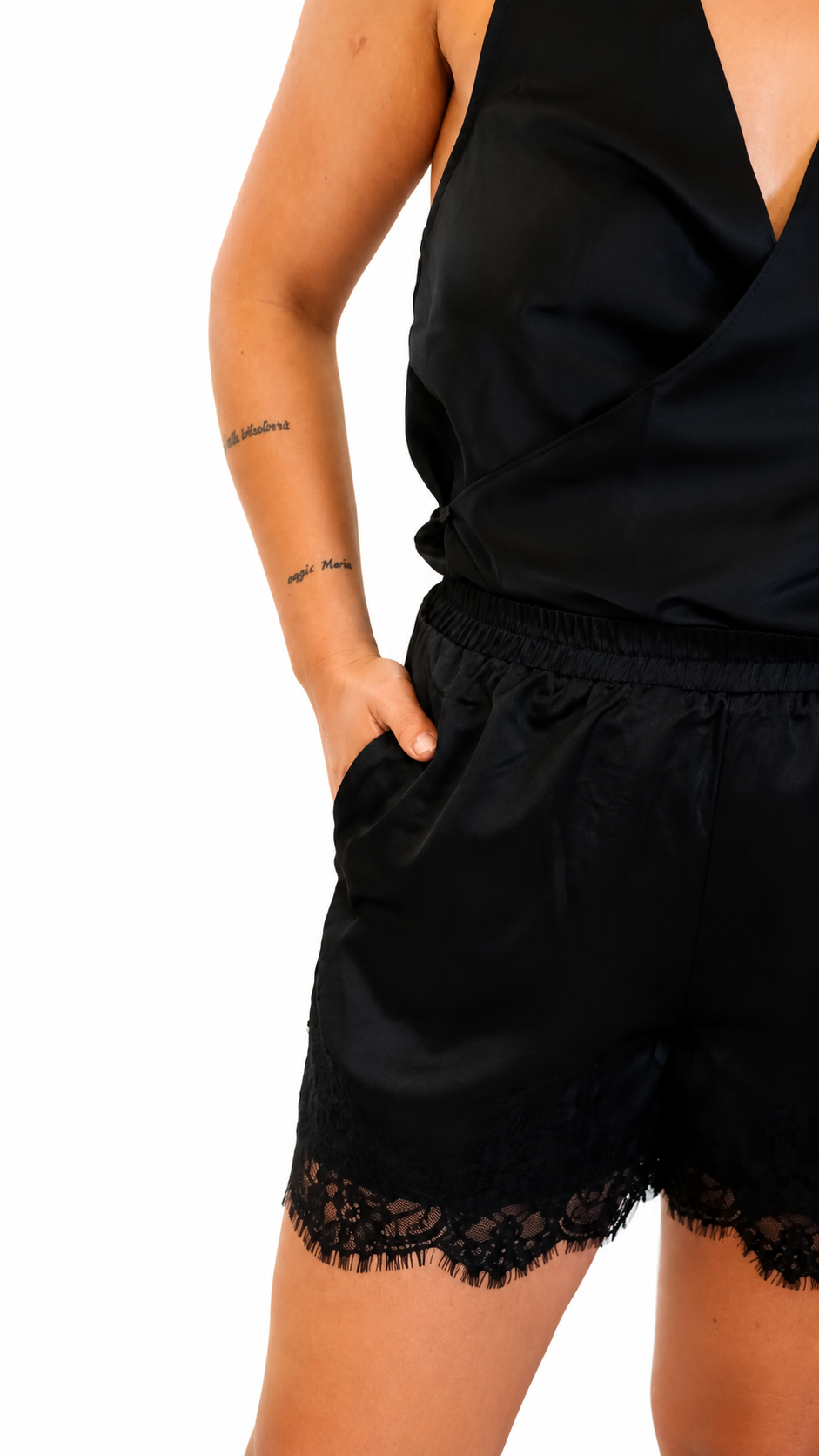 Shorts in raso con pizzo